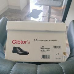 Men's leather shoes