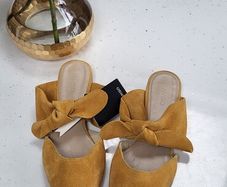 MANGO mustard suede mules with bow tie detail - Sz 41 - Fit 7.5 to 8 UK - Bnwt Rrp 59.99