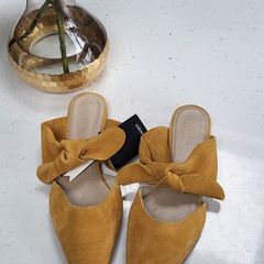 MANGO mustard suede mules with bow tie detail - Sz 41 - Fit 7.5 to 8 UK - Bnwt Rrp 59.99