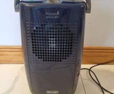 DeLonghi Tasciugo Ariadry Dehumidifier for parts or repair