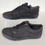 Vans triple black men's trainers size 9 Image 3