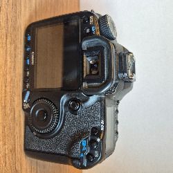 Canon EOS 40D DSLR Camera Kit - 18-55mm IS Lens, 32GB CF Card & USB-C Reader - Complete Setup