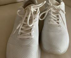 sketchers runners