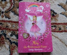 Kids book by Daisy Meadows rainbow magic Mia