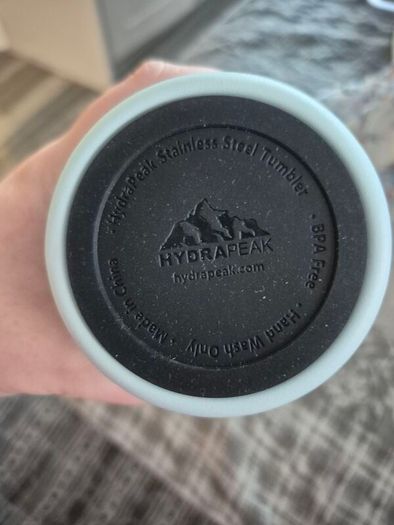 Hydra peak water bottle. New
