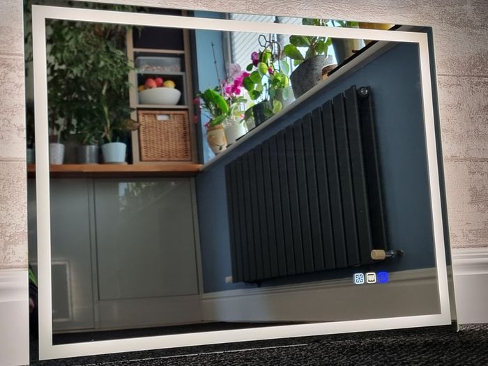 LED Bathroom Mirror Demister Bluetooth Speakers 80x60cm Touch Switch Bright Light Memory Function
