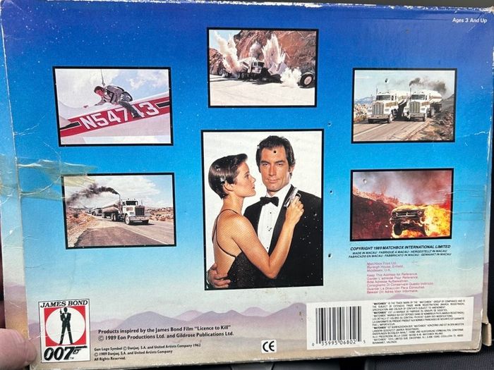 James Bond gift set