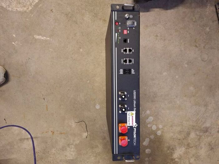 Pylontech 2.4Kw battery and cabinet