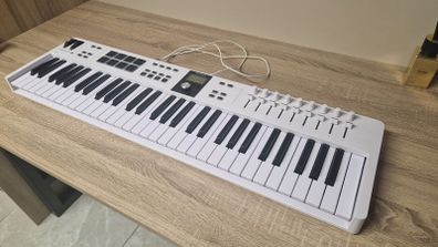 ARTURIA KeyLab Essential 61 MK3 White midi keyboard
