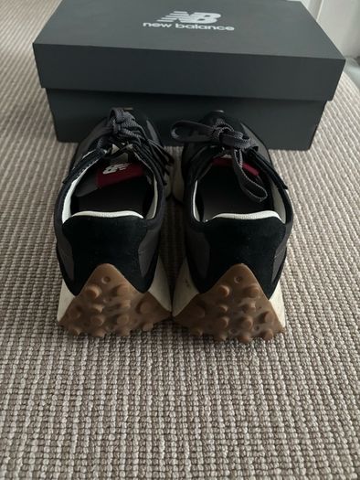 New Balance 327 trainers