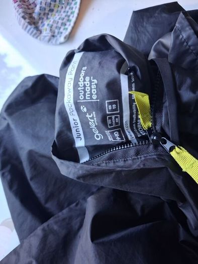 Kids waterproof trousers 9 to 10 yr