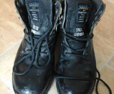 Safety boots