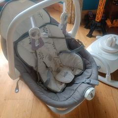 Joie Sansa 2-in-1 rocker/swing chair
