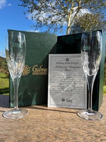 Vintage Galway Crystal Champagne Flutes (2000) - Elegance for Celebratory Moments