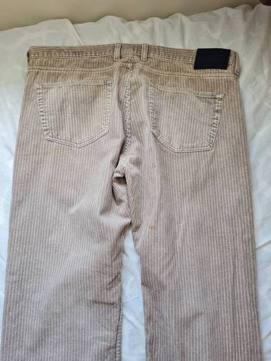 Tommy hilfiger comfo town cords Size 38/32 zip fly beige in excellent condition