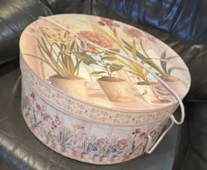 Vintage large Hat box