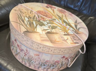 Vintage large Hat box