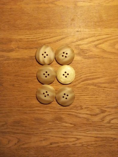 Bone Buttons x 19 (4cm) 3eu each