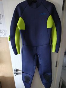 BNWT Decathlon kids 4/3 neoprene wetsuit