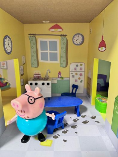 Peppa Pig wooden house with Baby Evie RRP 69.99