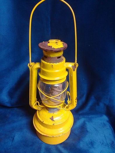 vintage kerosene lantern hurricane