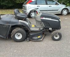 Ride on lawn mower