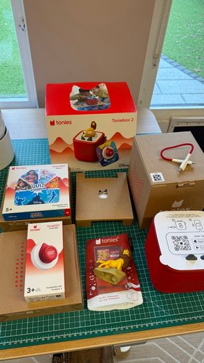 Toniebox 2 Full Play Set Red Lion King, New but Opened