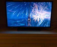 Panasonic 32" Smart LED TV