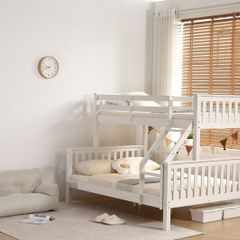Triple Sleeper Bunk Bed in pine