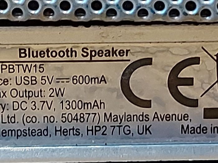 iWantit Bluetooth Speaker IPBTW15, works fine, Has some cosmetic wear as per photos