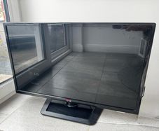 LG TV 32 inch