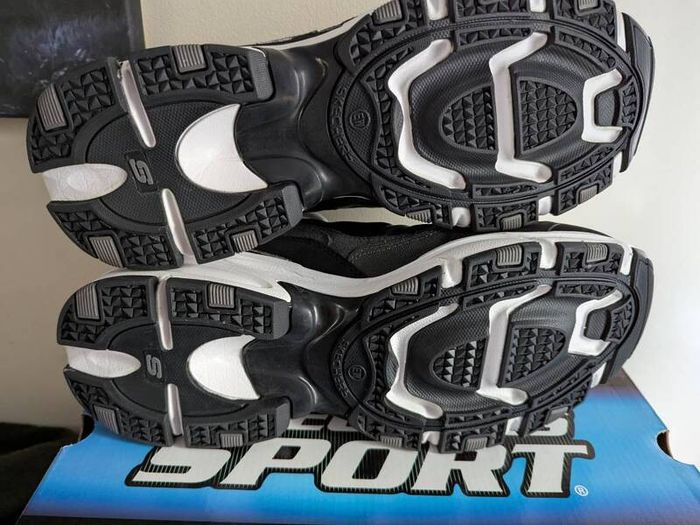 Skechers Trainers (new)