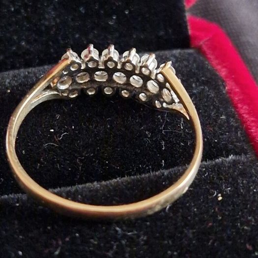 9ct gold cz ring