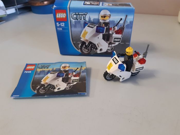 LEGO Police 7235