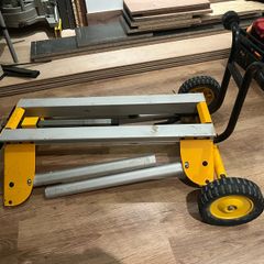 DeWalt DE7400 Heavy Duty Rolling Saw Stand/Workstation