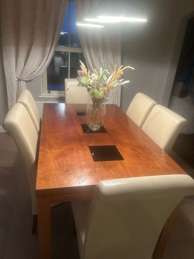 table and 6 chairs