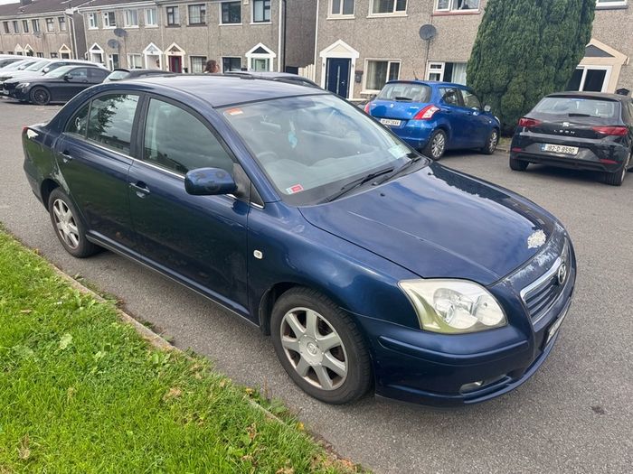 2004 Toyota Avensis
