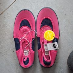 BNWT Pink Aqua Shoes Size 4