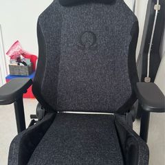 Secretlab Omega