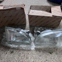 Toyota Starlet Headlights