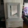mirror and dressing table Image 5