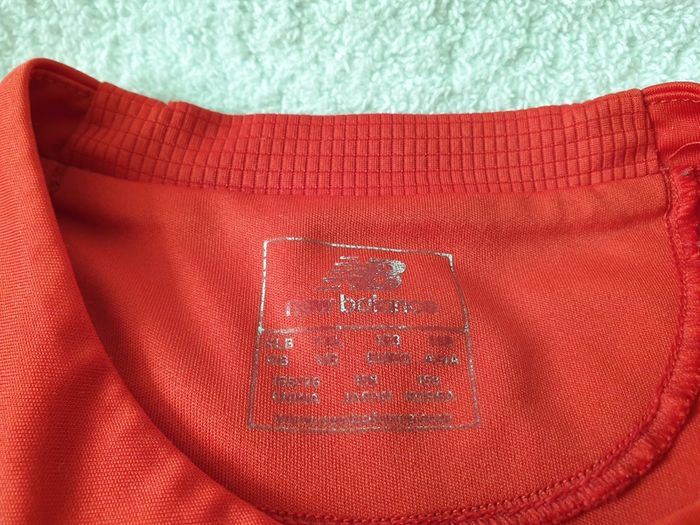 Liverpool Football Club Home Jersey 2015 to 2016 Childrens Extra Large New Balance YXL