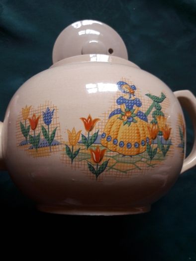 Crinoline lady teapot carraig ware