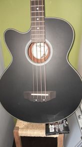 lefthanded electric bass