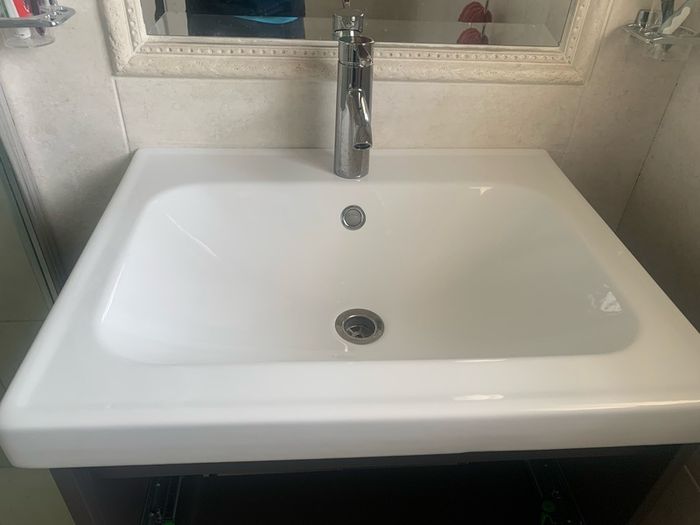 bathroom washbasin