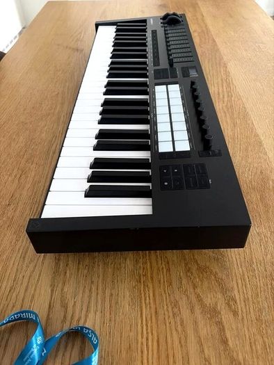 Novation Launchkey 49 mk4