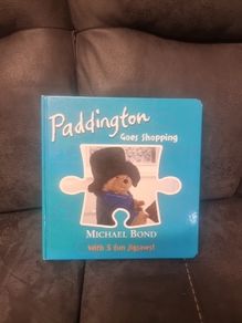 Paddington - Goes Shopping: Jigsaw Book (Hardcover)
