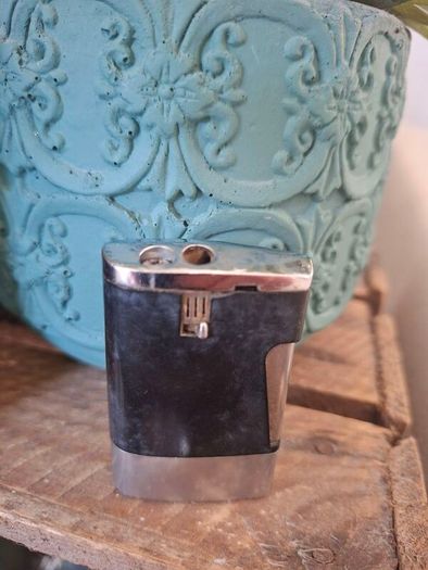 Vintage lighter