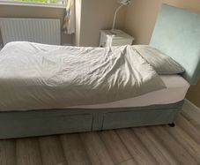 single bed,headboard,mattress