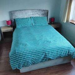 Bed lockers lamps new matress headboard